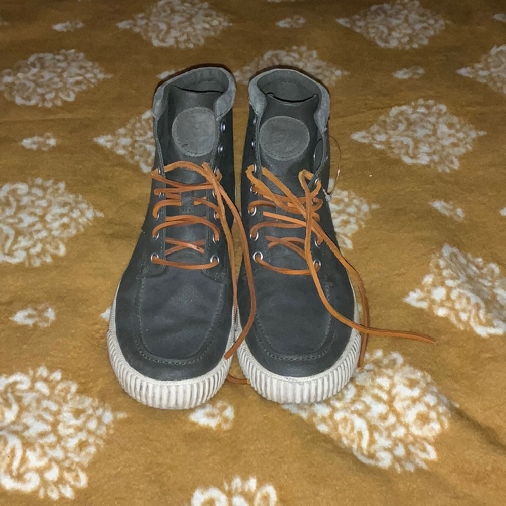 Diesel DACK hightop ankle boots. Canvas material. Barely worn. MSRP $200. 9.5M.